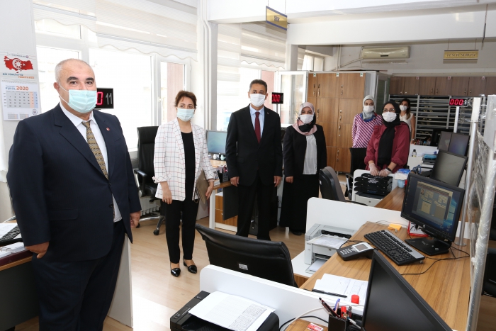 Vali Erol Karaömeroğlu Kimlik Kartına Ehliyet Bilgilerini Yükletti