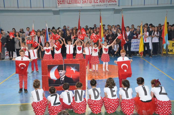 29 EKİM CUMHURİYET BAYRAMI KUTLAMALARI DURAĞAN KAPALI SPOR SALONUNDA YAPILDI