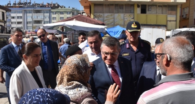 Boyabatlı yaşlı kadın valiye dert yandı ‘’ Pencere açamıyoruz ‘’