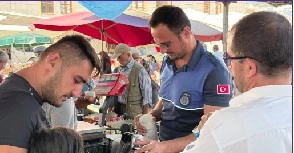 DURAĞAN BELEDİYESİ’NDEN PAZARYERİ ESNAFI VE VATANDAŞLARA LİMONATA İKRAMI