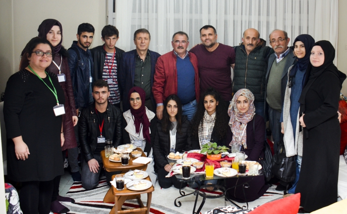 SİNOP ÜNİVERSİTESİ ÖĞRENCİLERİNDEN SİİRT GAZİSİNE ZİYARET