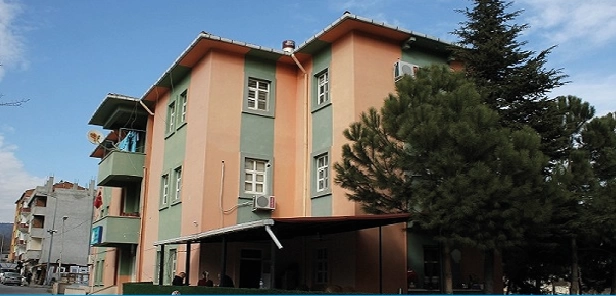 İLÇE MİLLİ EĞİTİM MÜDÜRLÜĞÜ’NÜN BİR BİNASI YOK, ÖĞRETMENEVİ’NİN ADI BİLE KALMADI… İLÇEYİ GÖZDEN Mİ ÇIKARDINIZ!