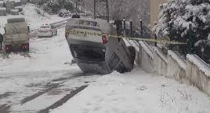 Sinop’ta kar nedeni ile kayganlaşan yolda kontrolden çıkan otomobil takla attı